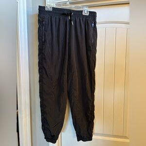 Women’s Black Water & Wind Resistant Joggers  elastic Waist size 8-10 medium